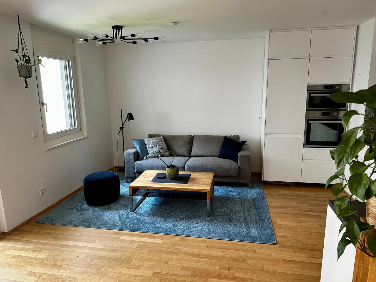 2-zimmer In Oberlaa Mit Privatem Tiefgaragen Platz Appartement Wenen